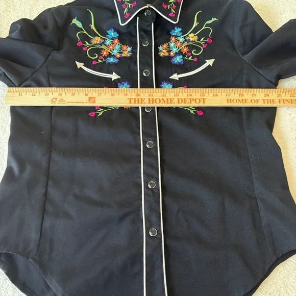 Scully Floral Embroidered Rhinestone Western Snap Front Shirt Women's M Black - Picture 6 of 13